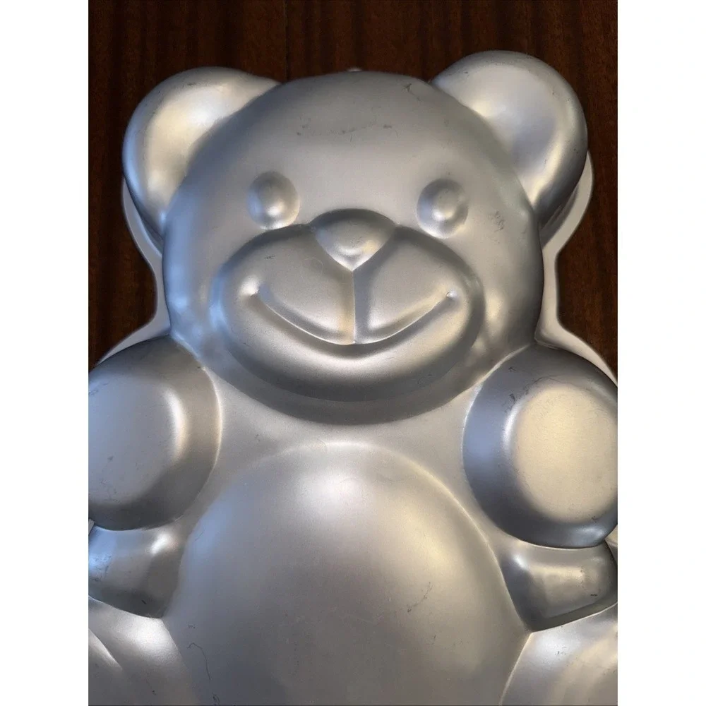 1982 Wilton 502-3754 Huggable Teddy Bear Aluminum Character Cake Pan‎ Retired